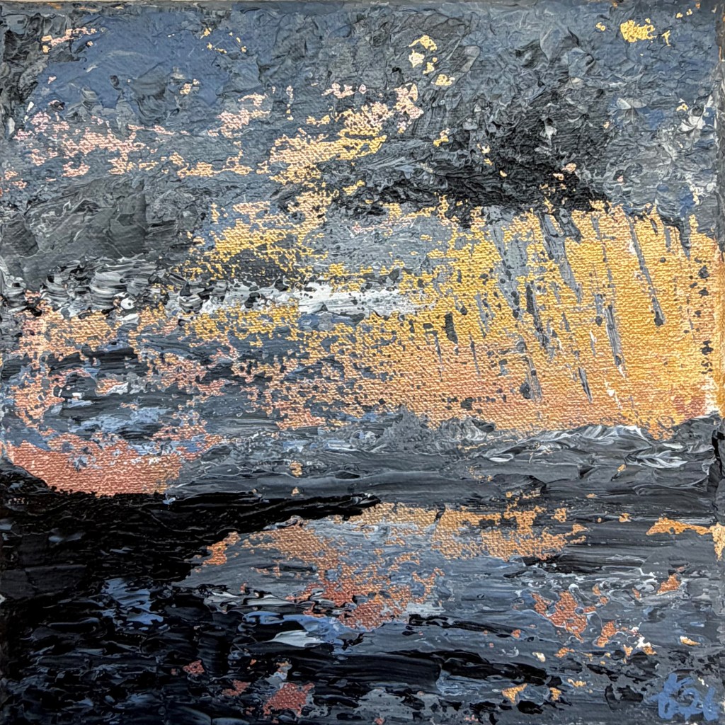 Abstract coastal painting with heavy texture and layered palette knife marks in dark grey and black over a metallic ground, suggesting rain and horizon, Echoes 11 by Liane Kusters
Abstract kustschilderij met zware textuur en gelaagde paletmesstreken in donkergrijs en zwart op een metallic ondergrond, met suggestie van regen en horizon, Echoes 11 van Liane Kusters